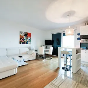 https://veduta-luxury-apartments.splithotels.org